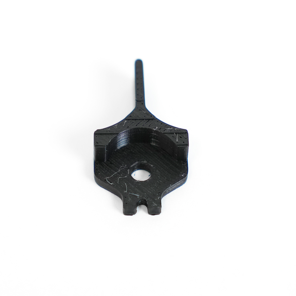 le prototype ( la pièce noire) en PLA le prototype ( la pièce noire) en PLA