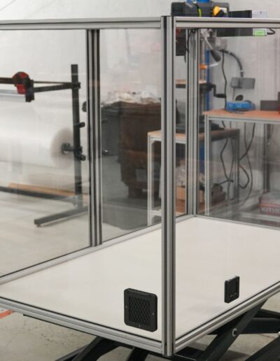 Custom-made enclosure for resin 3D printers